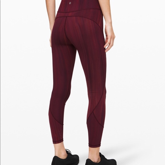 Lululemon In Movement Tight 25” - Picture 1 of 6